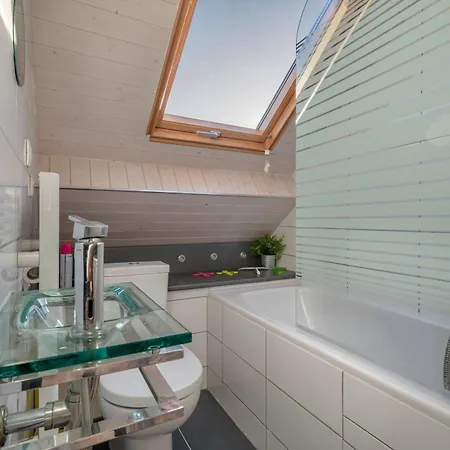 Tatil Evi Sejour Confort Avec Piscine - 6 Adultes, 4 Enfants
