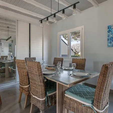 Sejour Confort Avec Piscine - 6 Adultes, 3 Enfants